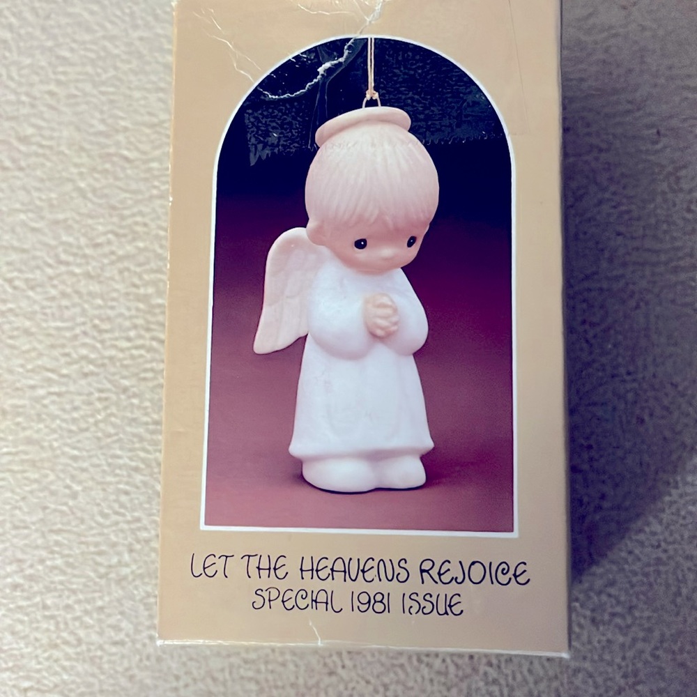 PRECIOUS MOMENTS 1981 LET THE HEAVENS REJOICE SPECIAL 1981 ISSUE ORNAMENT